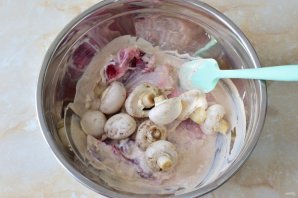 Курица в духовке с шампиньонами