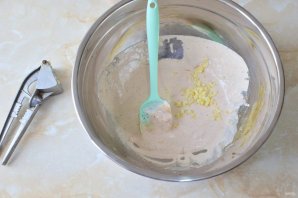 Курица в духовке с шампиньонами