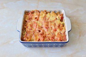 Мясо с грибами и помидорами