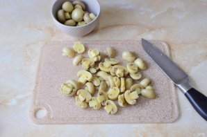 Мясо с грибами и помидорами