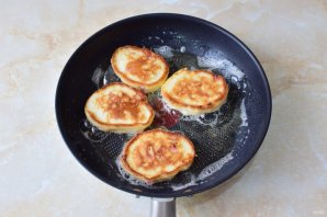 Оладьи с сыром и колбасой