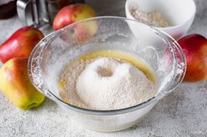 Пирожки с яблоками жареные
