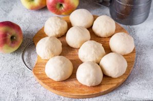 Пирожки с яблоками жареные
