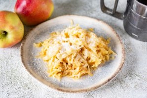 Пирожки с яблоками жареные