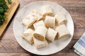 Рулет из лаваша с сыром