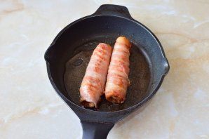 Рулеты с беконом