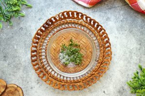 Салат из киноа с кальмарами
