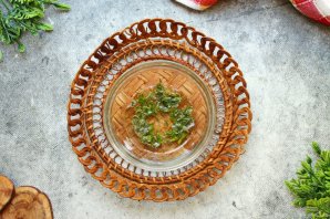 Салат из киноа с кальмарами