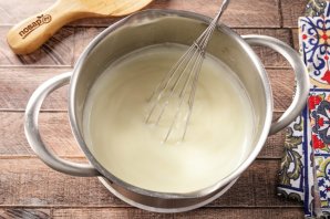 Торт из песочной крошки со сметанным кремом