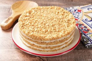 Торт из песочной крошки со сметанным кремом