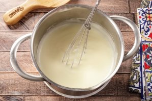 Торт из песочной крошки со сметанным кремом