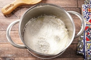 Торт из песочной крошки со сметанным кремом