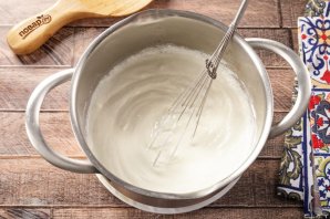 Торт из песочной крошки со сметанным кремом