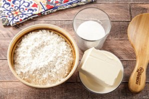 Торт из песочной крошки со сметанным кремом