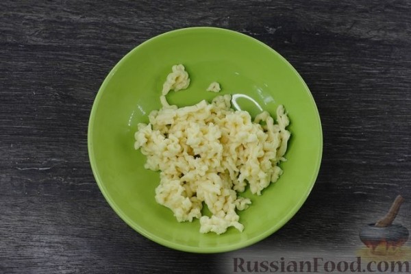Кабачковый торт с крабовыми палочками, яйцами и сыром