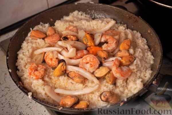 Ризотто с морепродуктами по-гречески
