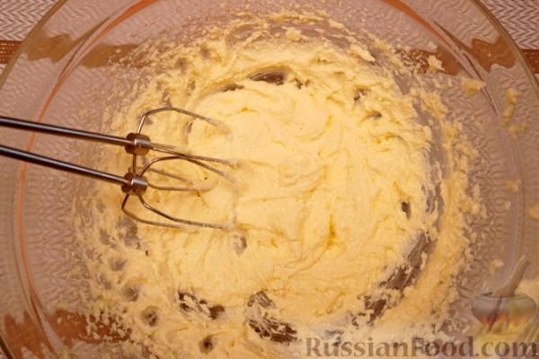 Лимонный кекс с голубикой и глазурью