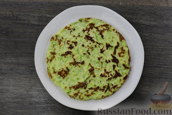 Кабачковый торт с крабовыми палочками, яйцами и сыром