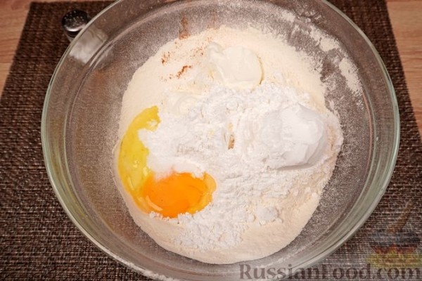 Вишнёвый пирог c решёткой