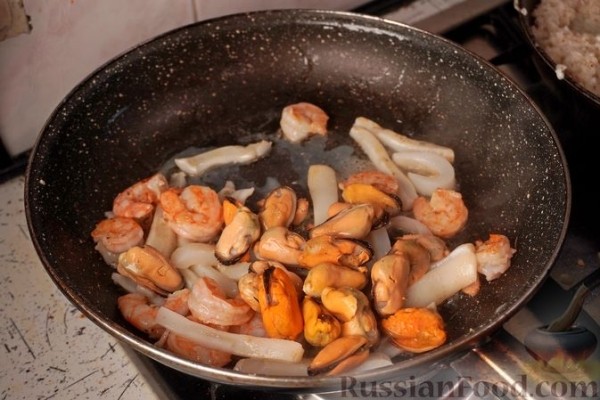 Ризотто с морепродуктами по-гречески
