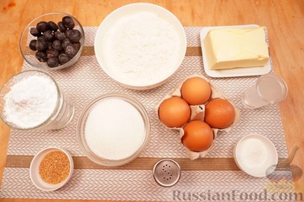 Лимонный кекс с голубикой и глазурью