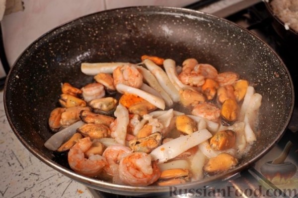 Ризотто с морепродуктами по-гречески