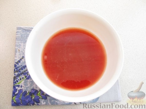 Лук, фаршированнный мясом, запеченный с картофелем