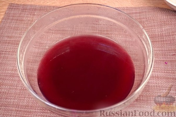 Розовая вода (методом дистилляции)