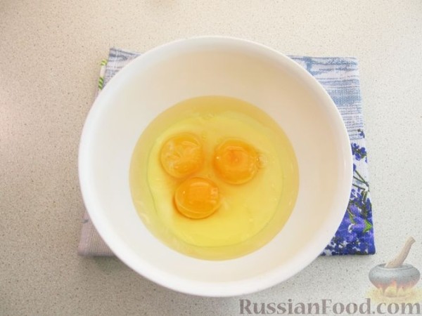 Овощной суп со щавелем и яйцами