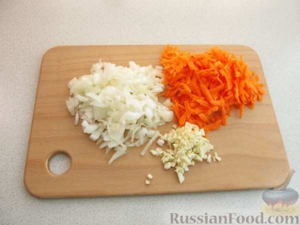Овощной суп со щавелем и яйцами