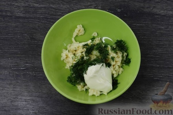 Кабачковый торт с крабовыми палочками, яйцами и сыром
