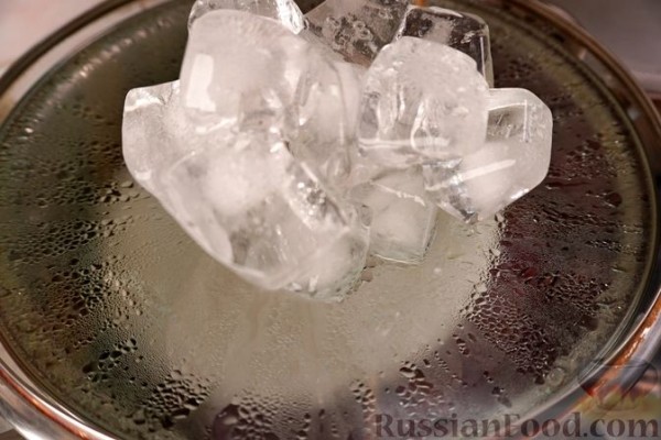 Розовая вода (методом дистилляции)