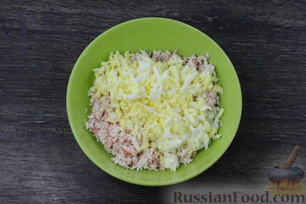 Кабачковый торт с крабовыми палочками, яйцами и сыром