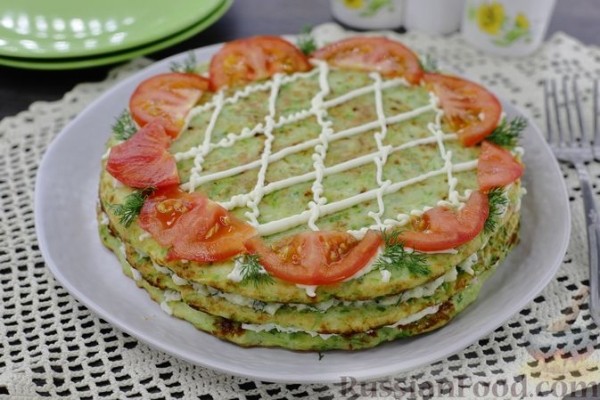 Кабачковый торт с крабовыми палочками, яйцами и сыром