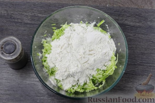 Кабачковый торт с крабовыми палочками, яйцами и сыром
