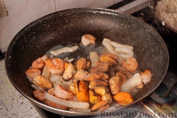 Ризотто с морепродуктами по-гречески