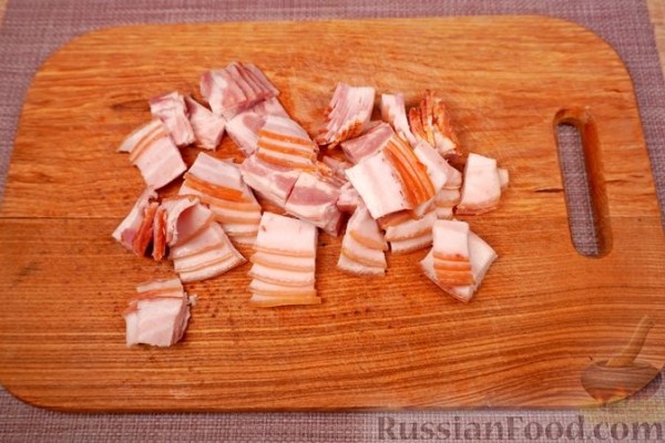 Свинина, тушенная с колбасками по-дебреценски
