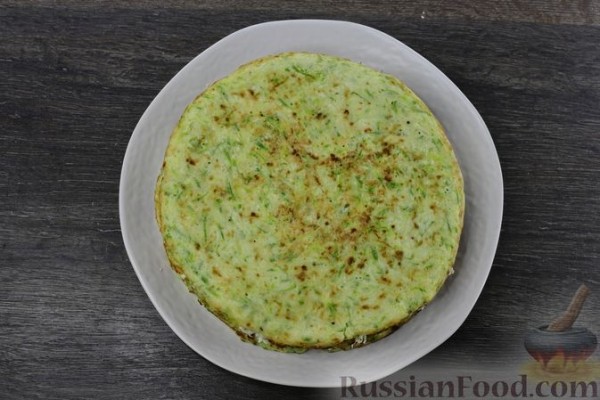 Кабачковый торт с крабовыми палочками, яйцами и сыром