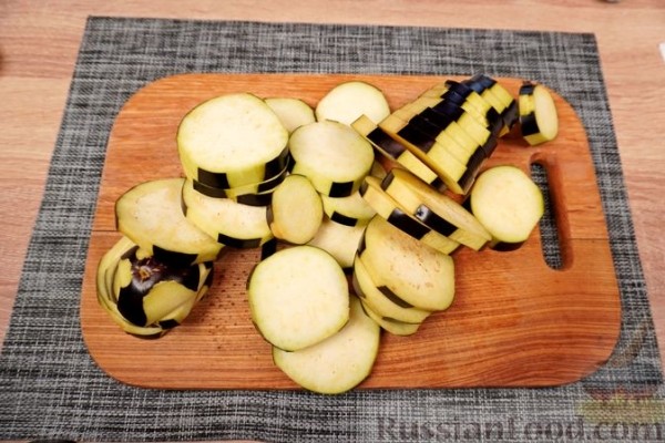 Мусака из запечённых баклажанов, с мясным фаршем