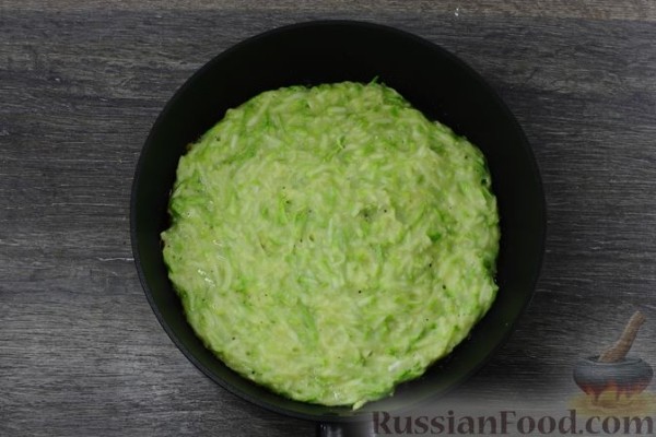 Кабачковый торт с крабовыми палочками, яйцами и сыром