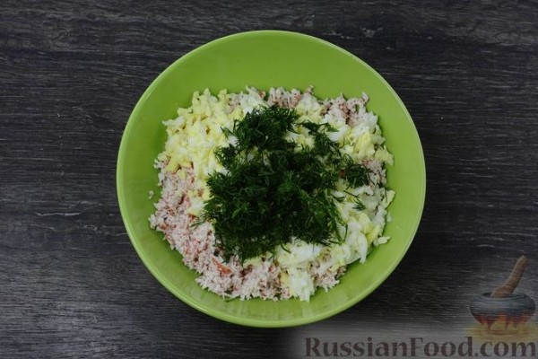 Кабачковый торт с крабовыми палочками, яйцами и сыром