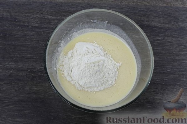 Пирог с абрикосами и миндалём