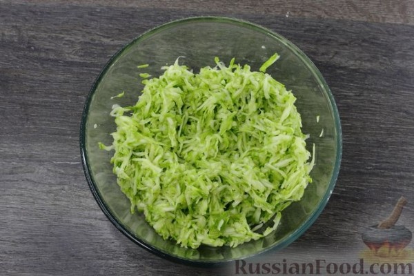 Кабачковый торт с крабовыми палочками, яйцами и сыром