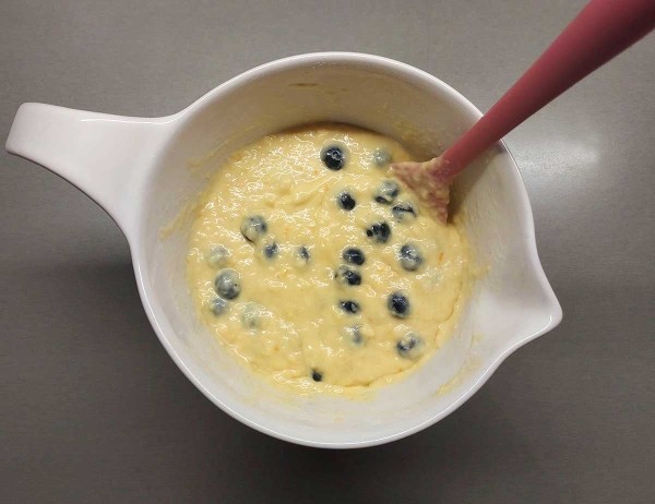 Классические маффины с черной смородиной