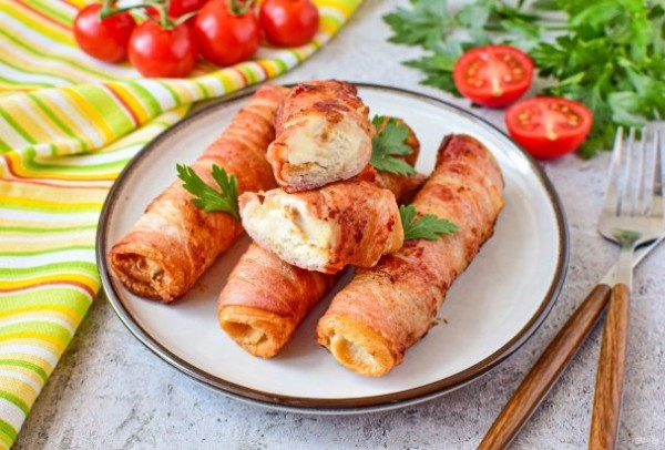 Рулеты с беконом
