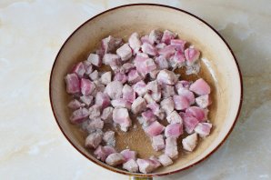 Жаркое с грибами в горшочках