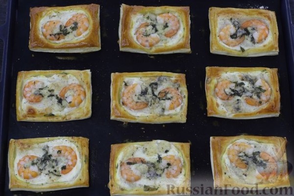 Слойки с креветками