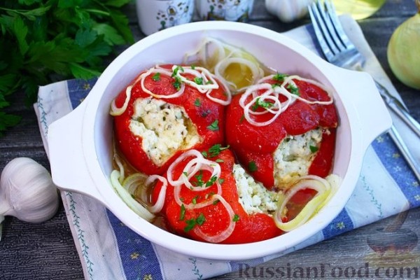 Запечённый перец с сырно-чесночной начинкой
