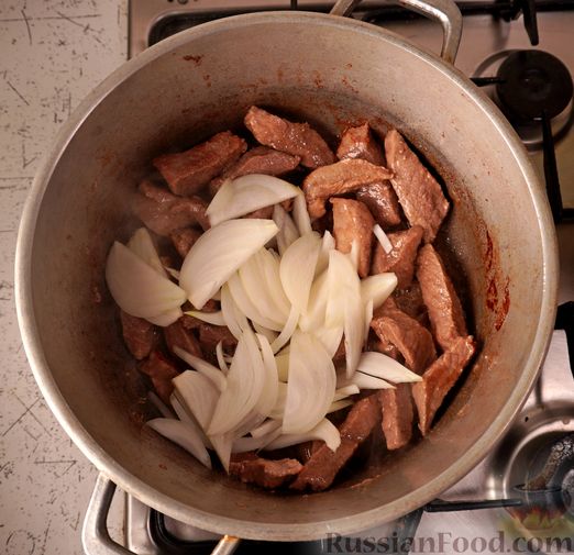 Говядина, тушенная с овощами и стручковой фасолью