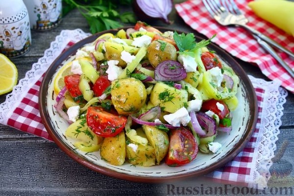 Овощной салат с молодой картошкой